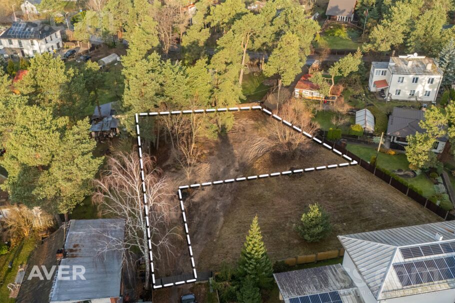 Āmu 1, Rīga — zeme