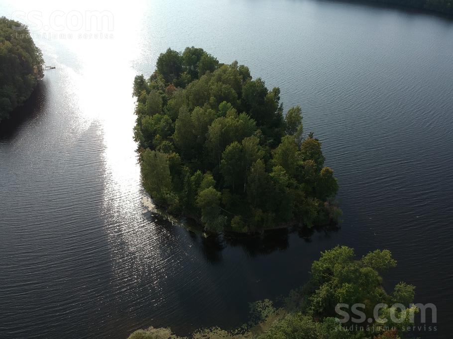 Līvsalas līvsala, Baloži, Aizkraukle un raj., Seces pag. — zeme