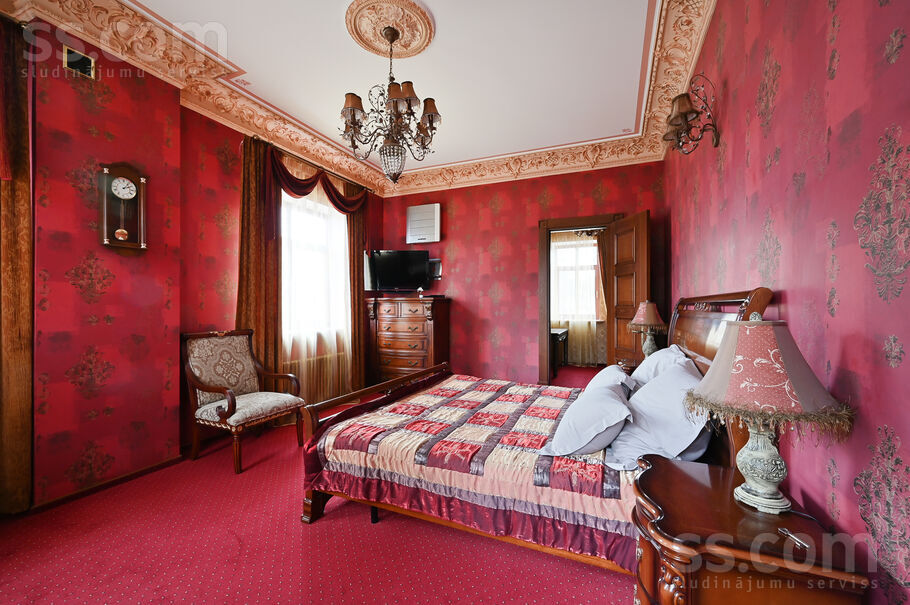 Omnibusa iela 8b, Jūrmala — maja