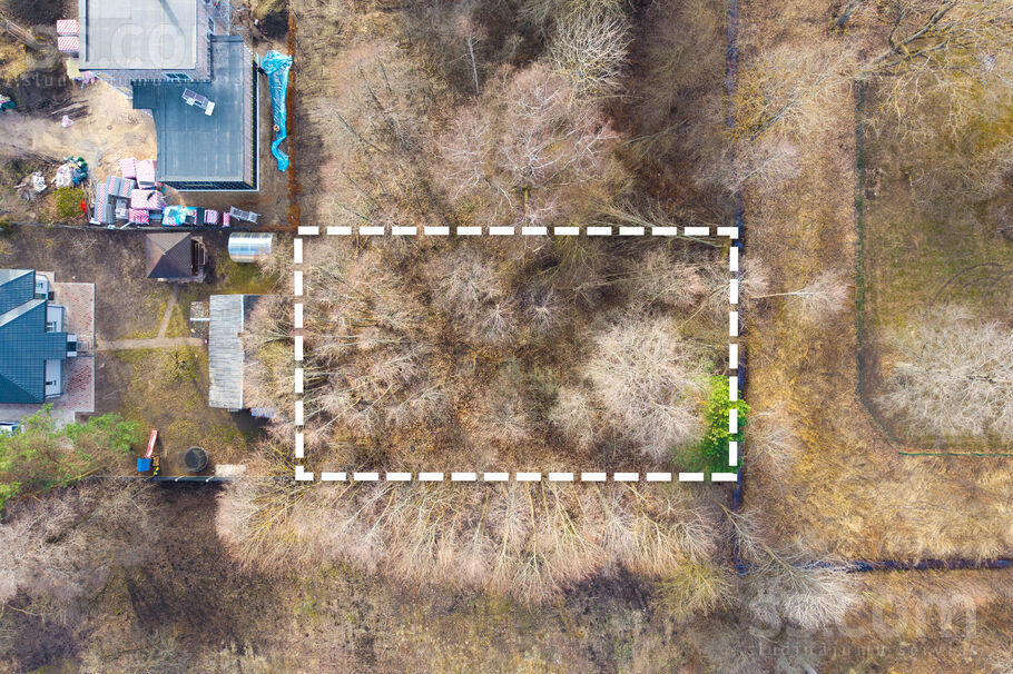 Ceriņu 1, Rīga — zeme