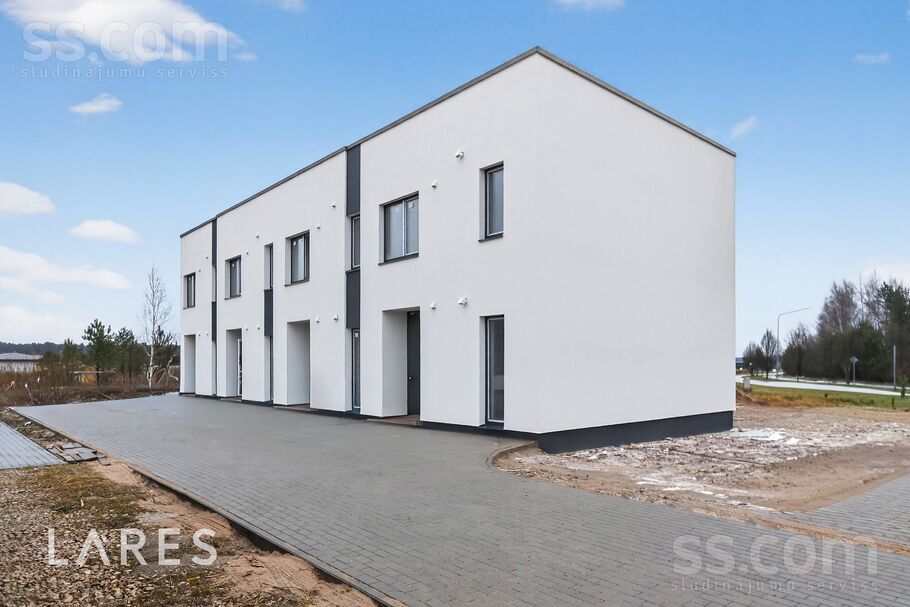 Juglas 1, Rīga — maja