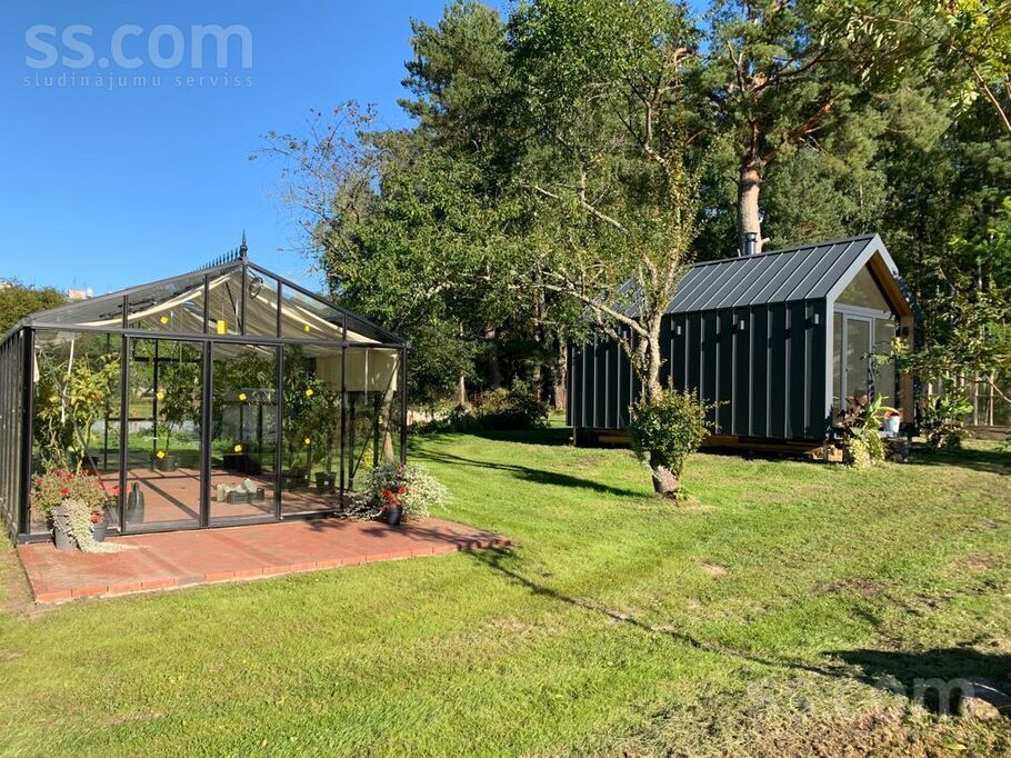 Plūmes/oāzes, Mazirbe, Talsi un raj., Kolkas pag. — maja