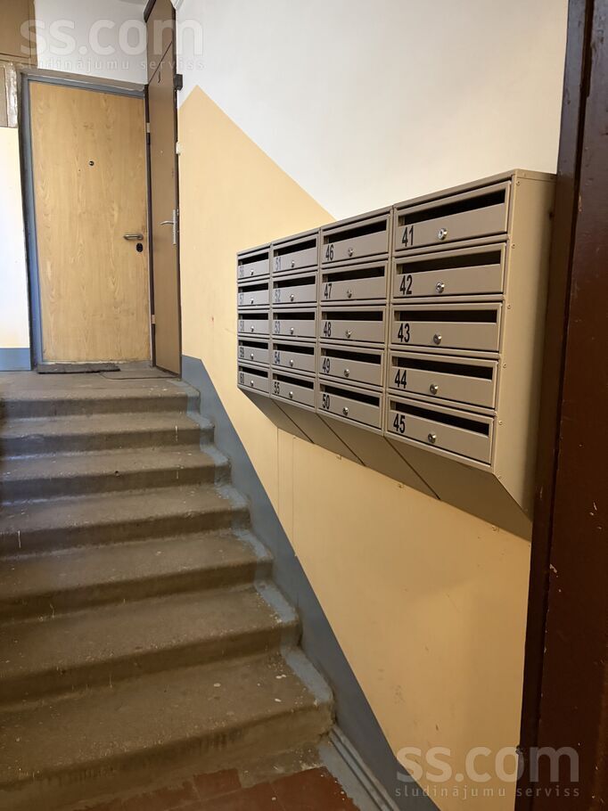 Melnsila 18, Rīga — dzivoklis