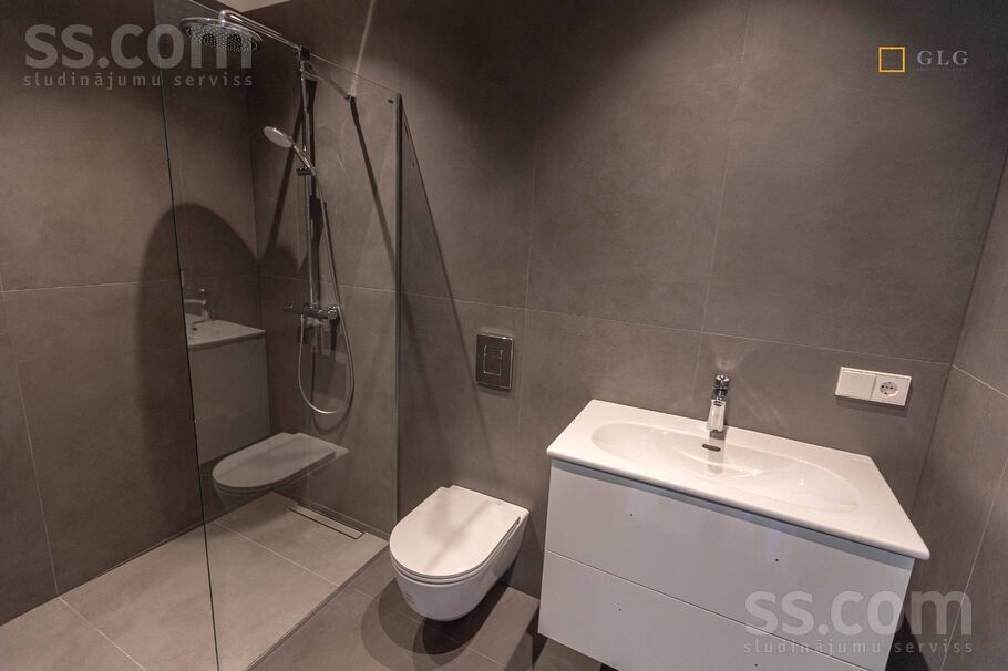 Parka Aleja, Dzilnuciems, Rīgas rajons, Babītes pag. — maja