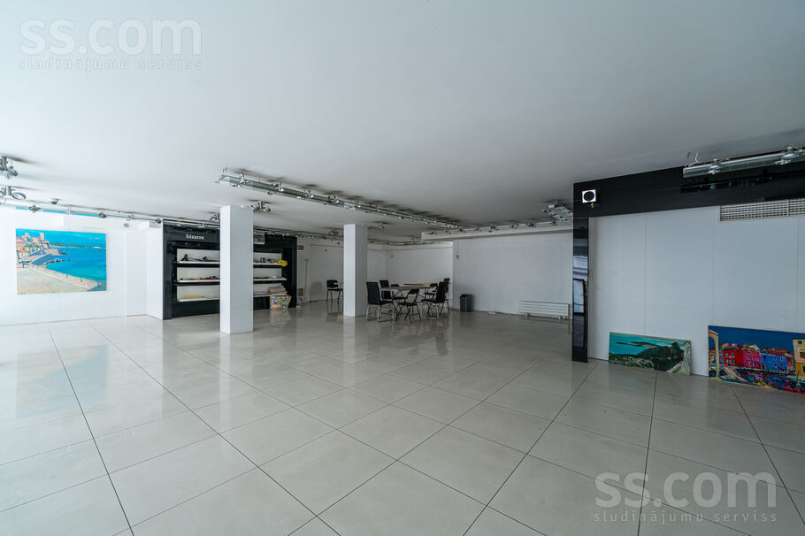 Vaļņu 4, Rīga, Vecrīga — telpa