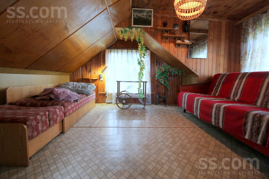 Reiņi 1, Pērkone, Liepāja un raj., Nīcas pag. — maja