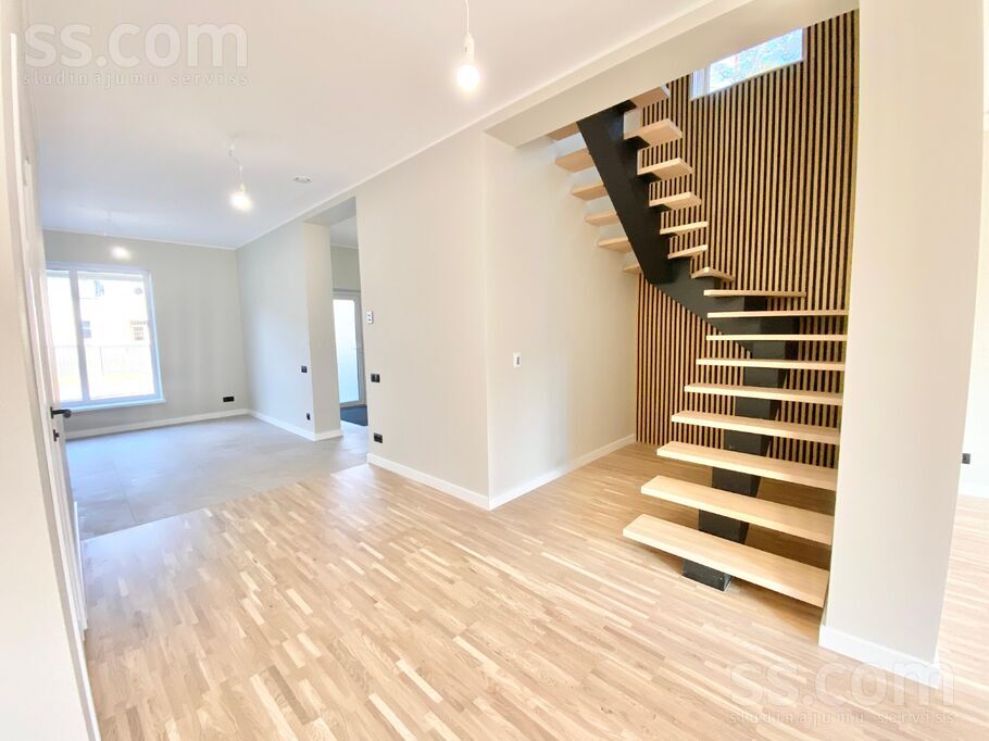 Dzintaru iela 4, Berģi, Rīgas rajons, Garkalnes nov. — maja