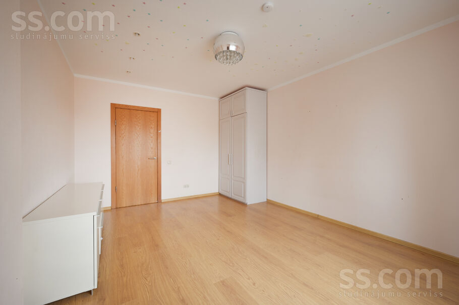 Bērzavoti k-3, Rīgas rajons, Baloži — dzivoklis