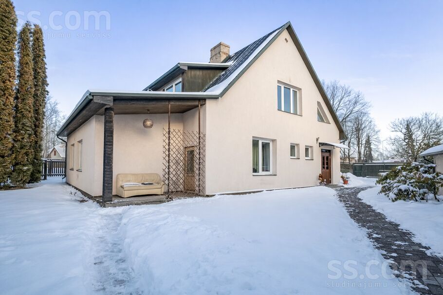 Tēriņu 74, Rīga — maja