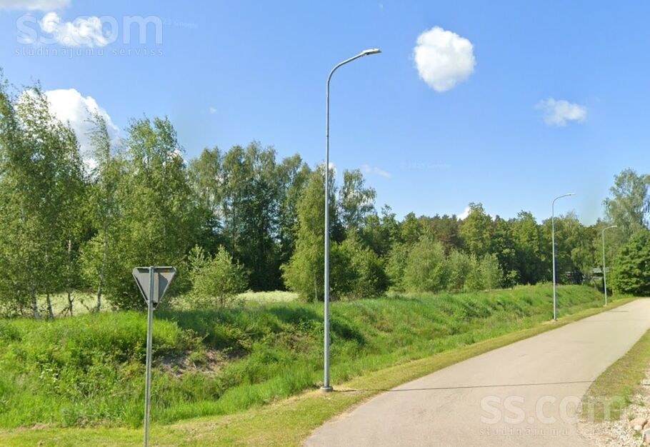 Kārļa Ulmaņa gatve, Babīte, Rīgas rajons, Babītes pag. — zeme