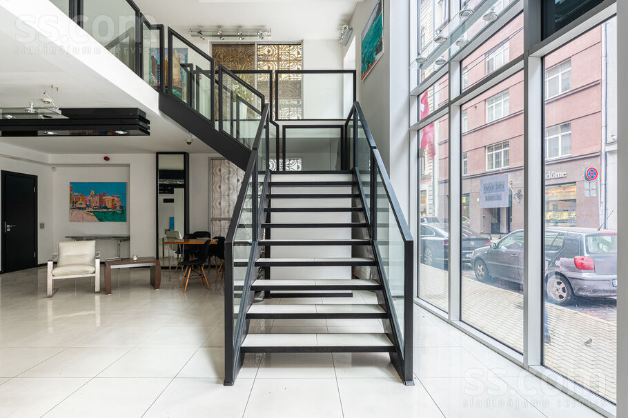 Vaļņu 4, Rīga, Vecrīga — telpa