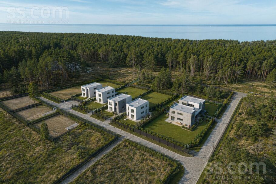 Cīniju 9, Jūrmala — maja
