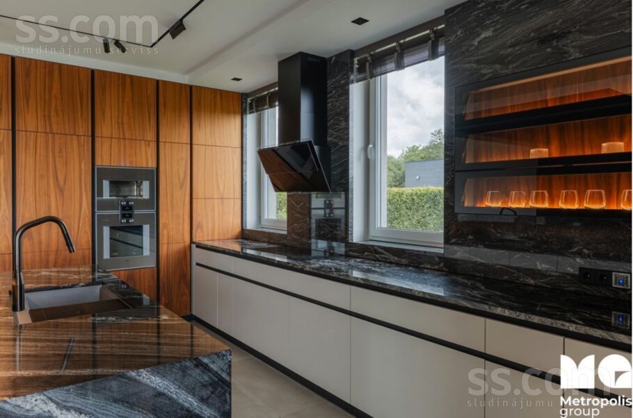 Laipu iela 2, Jūrmala — maja