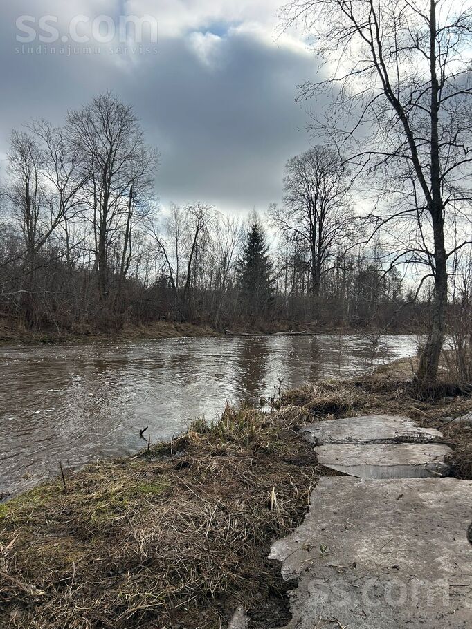 Lielkalni, Tīnūži, Ogre un raj., Ikšķiles l. t. — maja