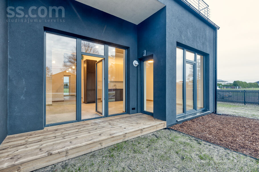 Rītausmas iela 1, Mārupe, Rīgas rajons, Mārupes pag. — maja