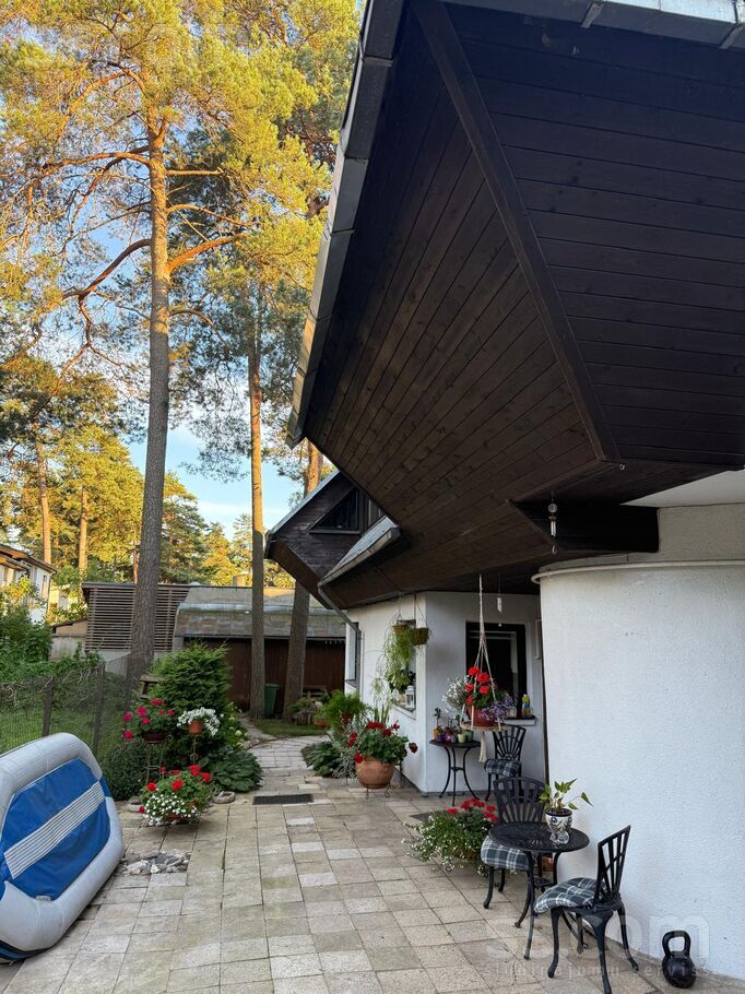 Augstienes, Rīga — maja