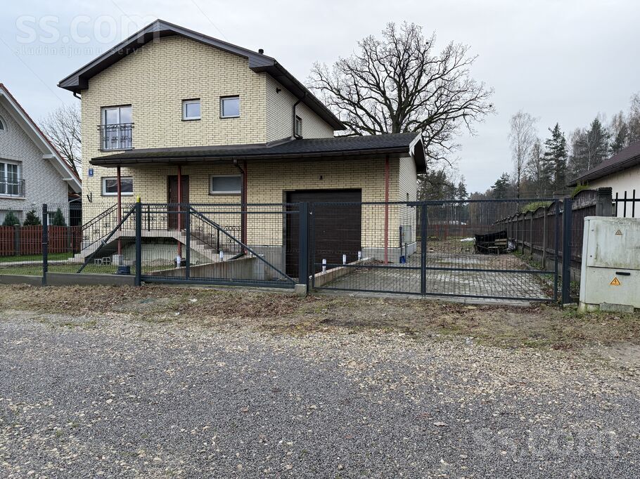 Austrumu 9, Dreiliņi, Rīgas rajons, Stopiņu nov. — maja