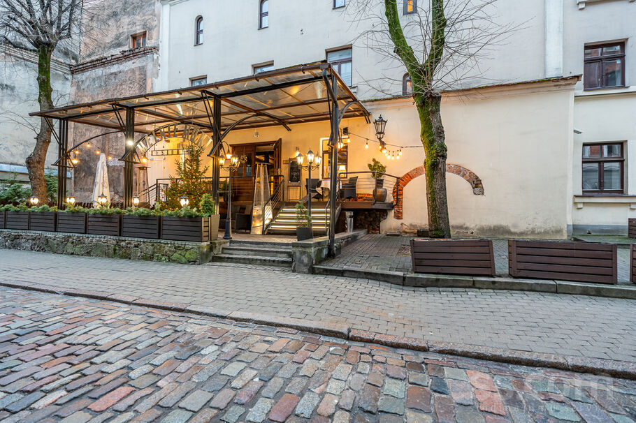 Jāņa sēta 1, Rīga — maja