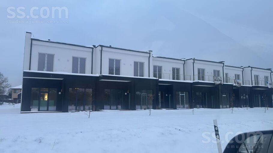 Rītausmas iela 1, Mārupe, Rīgas rajons, Mārupes pag. — maja