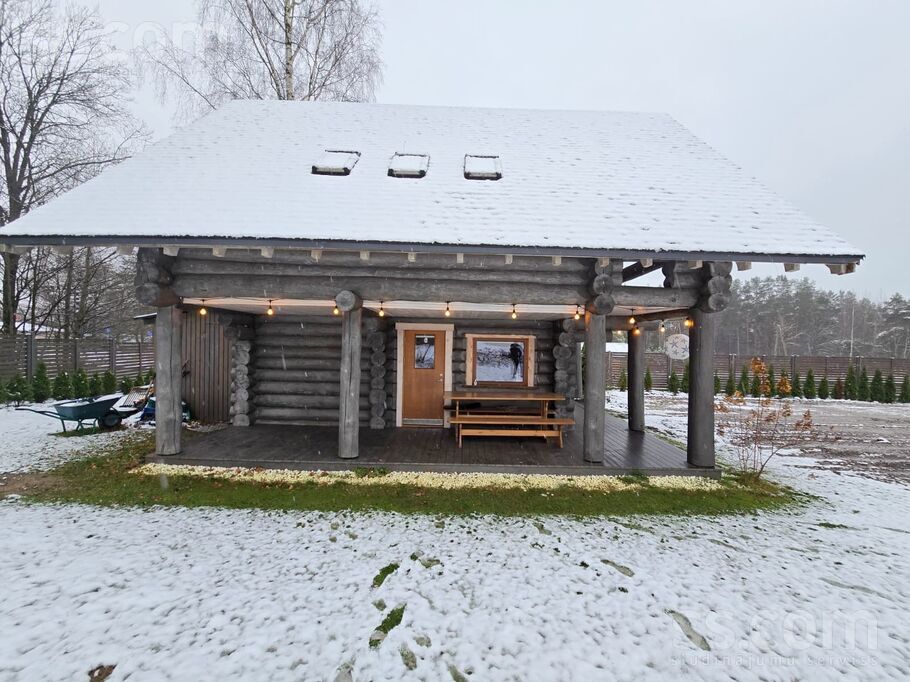 Mākslinieku 9, Valmiera un raj., Valmiera — maja