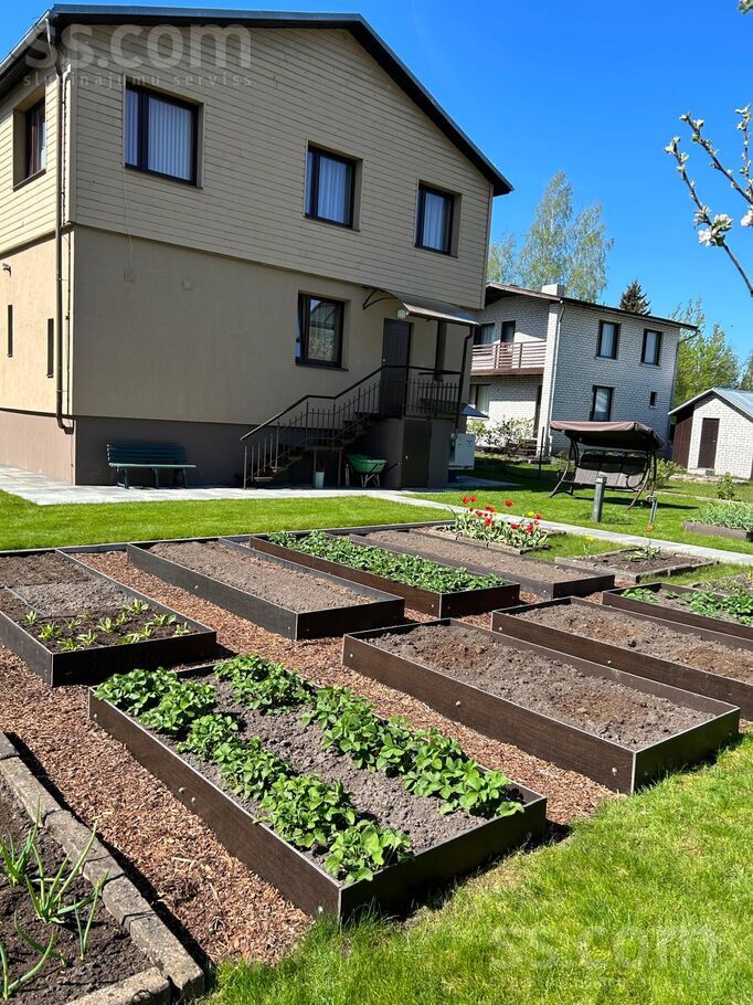 Mezsetu dārzs 72, Jāņupe, Rīgas rajons, Olaines pag. — maja