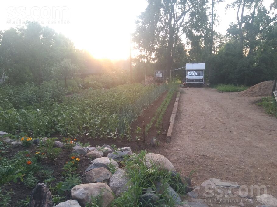 Lakstīgalu 9, Vecumnieki, Bauska un raj., Vecumnieku pag. — zeme
