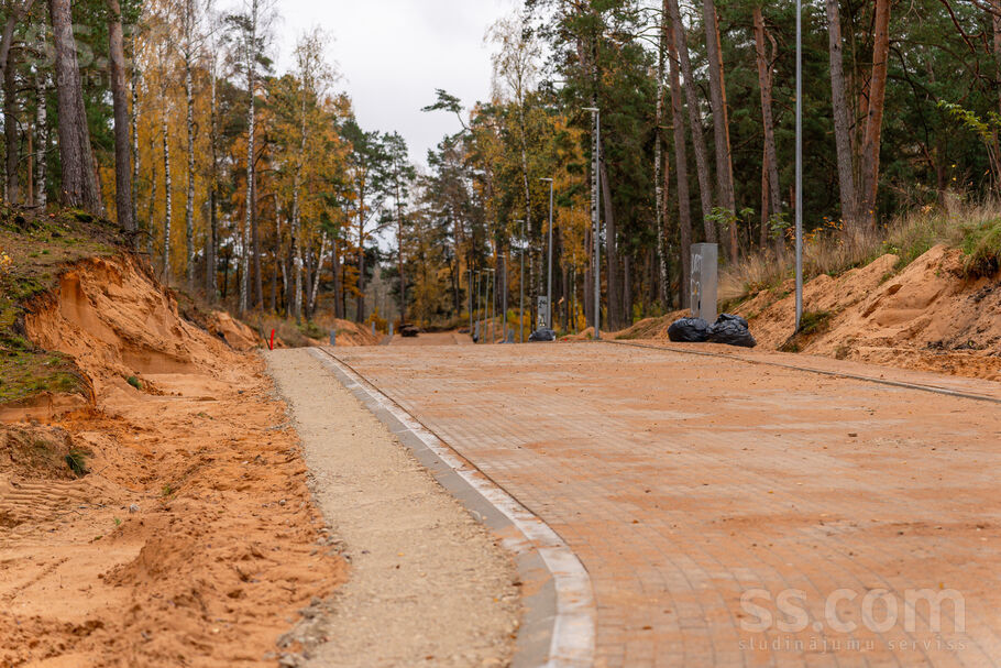 Jaunciema g. 76, Rīga — zeme