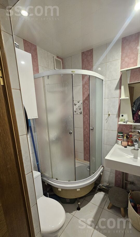 9 99, Jelgava un raj., Jelgava — dzivoklis