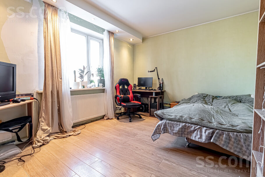 Tēriņu 74, Rīga — maja