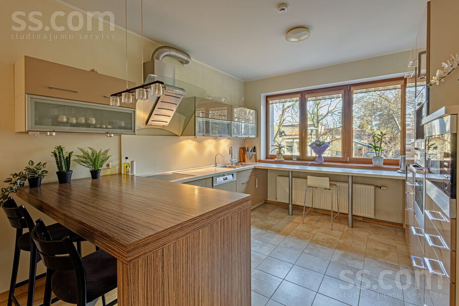 Jūrkalnes 75, Rīga — maja